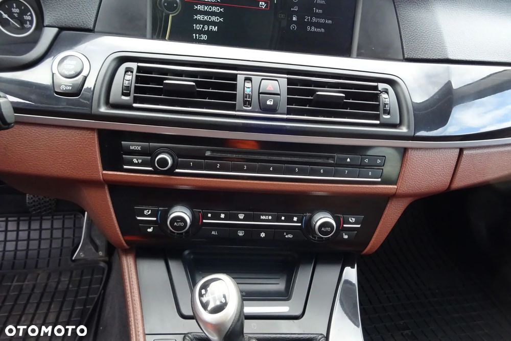 BMW Seria 5 520d - 23