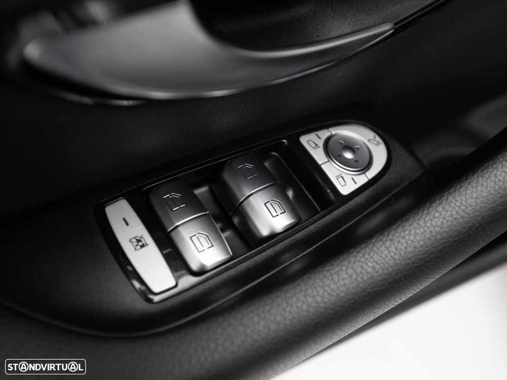 Mercedes-Benz E 300 de 4Matic 9G-TRONIC Avantgarde - 15