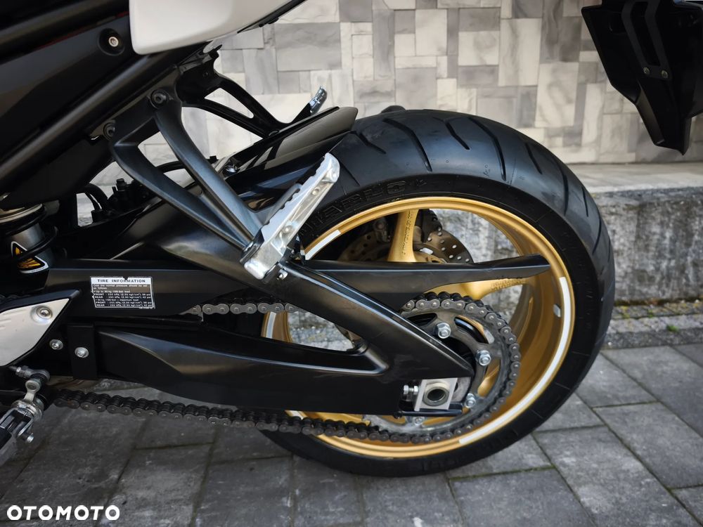 Yamaha FZ8 - 28