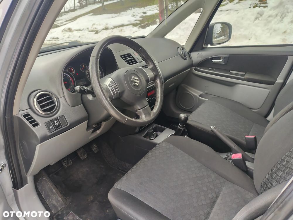Suzuki SX4 1.6 Premium 4WD - 10