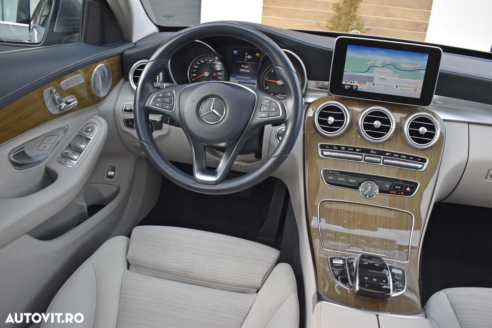 Mercedes-Benz C - 14