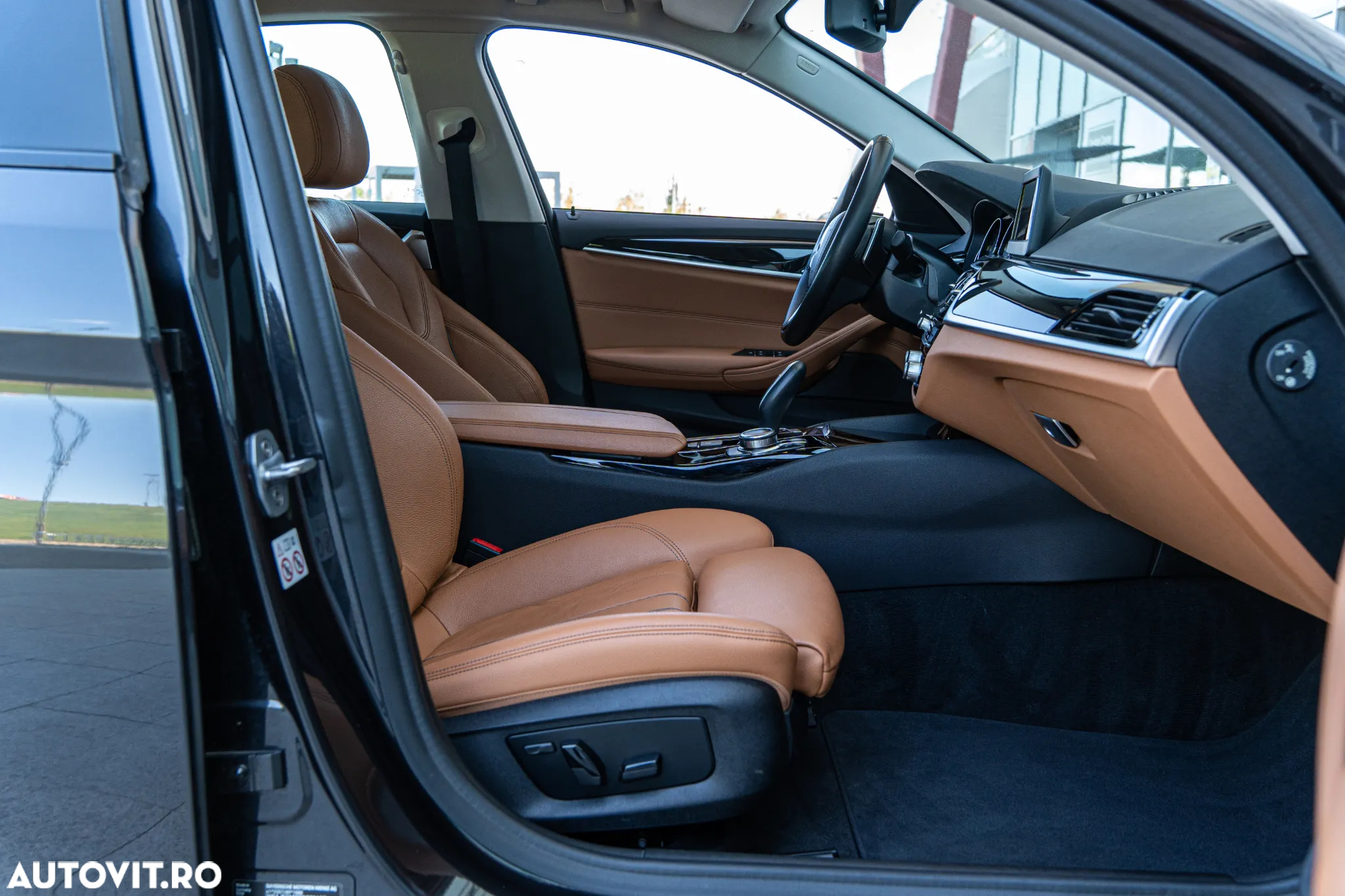 BMW Seria 5 520d AT - 24