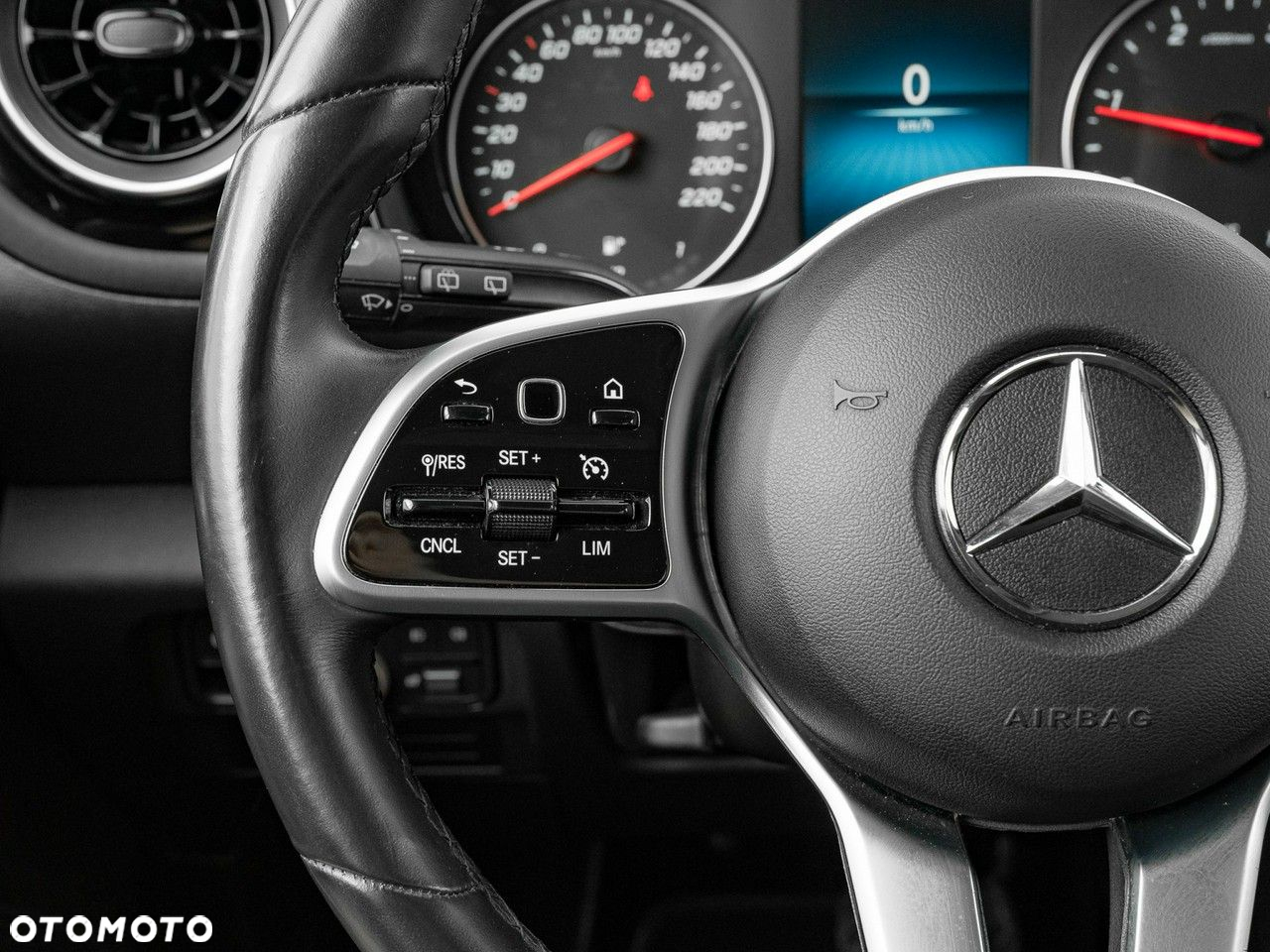 Mercedes-Benz Klasa T 180 d Progressive - 17