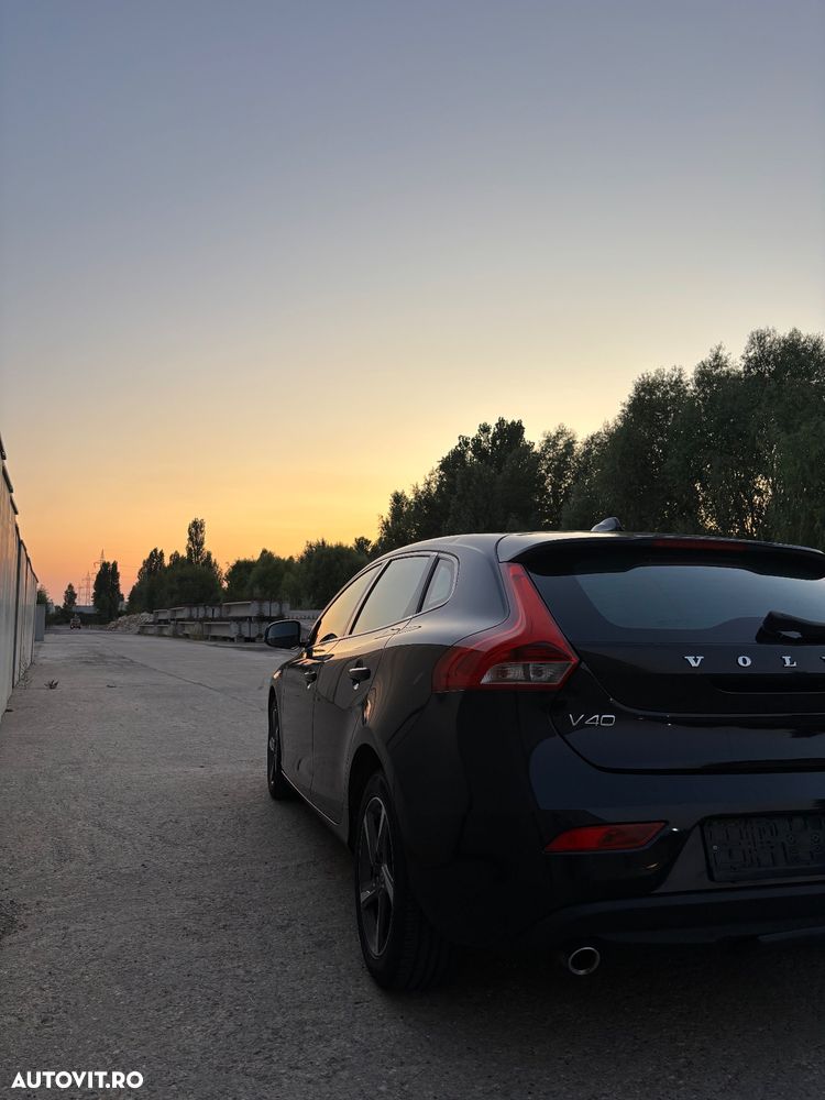 Volvo V40 D4 Momentum - 11
