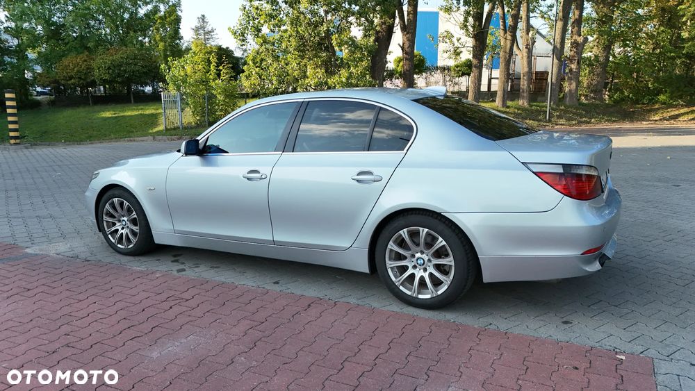 BMW 5 Series 2005 photo 4
