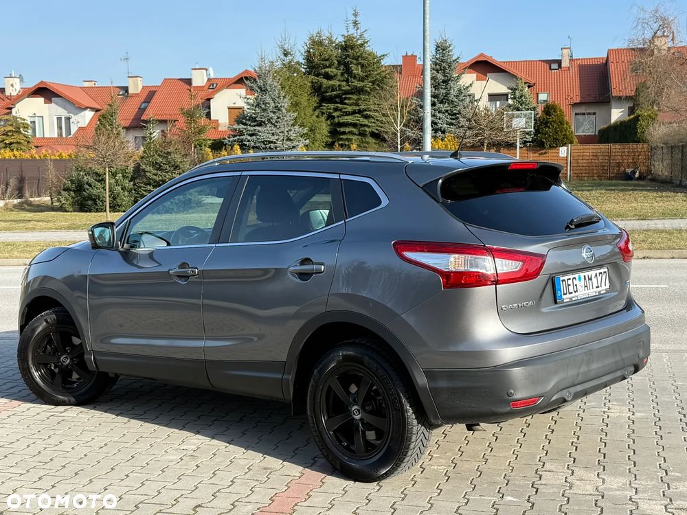 Nissan Qashqai 1.5 dCi TEKNA - 16