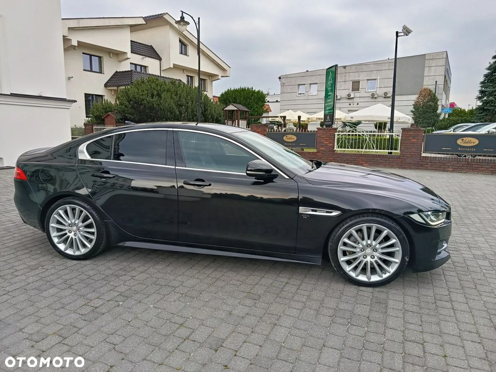 Jaguar XE D180 R-Dynamic S - 8