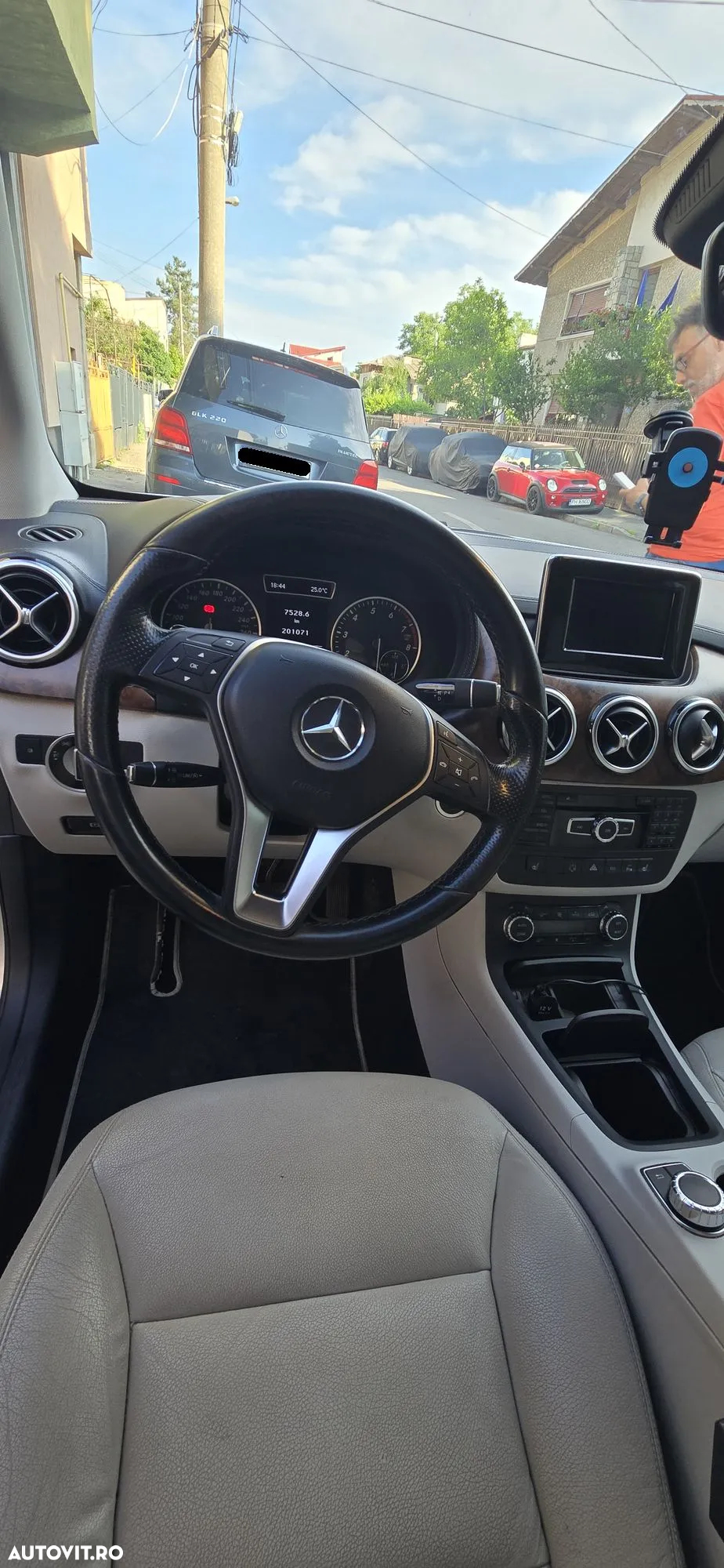 Mercedes-Benz B - 15