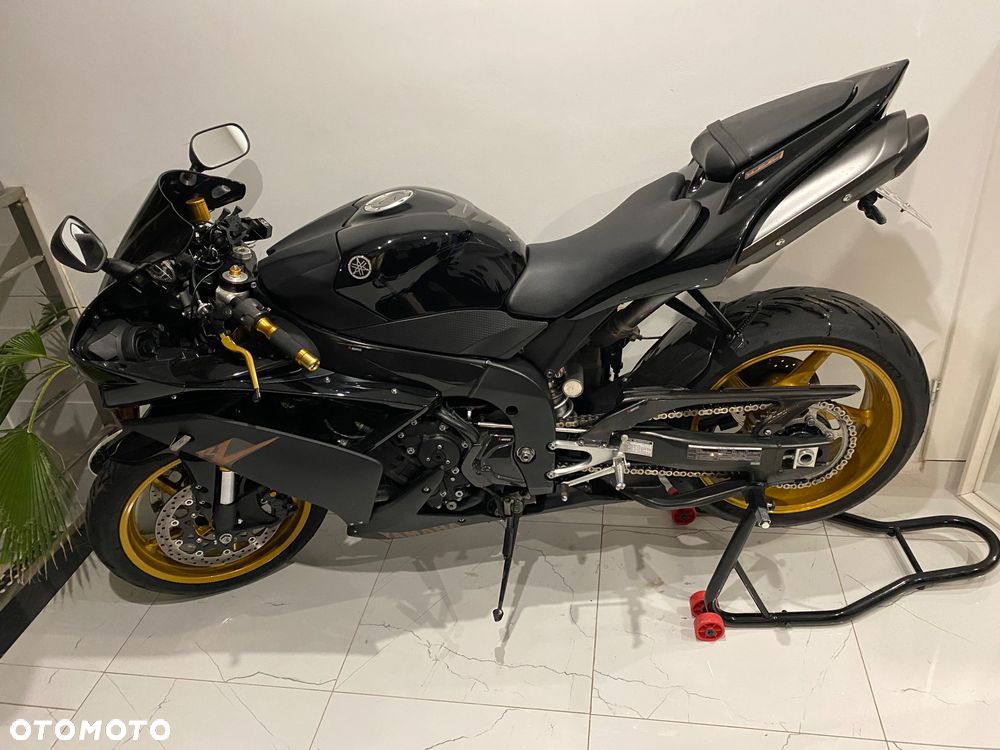 Yamaha R1 - 3