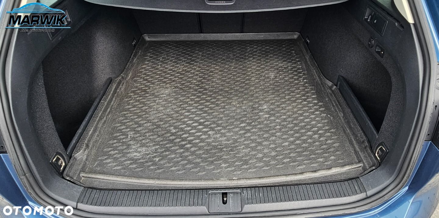 Volkswagen Passat - 16