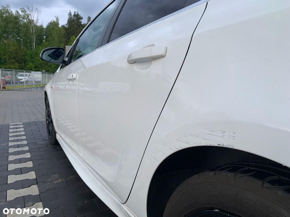 Opel Astra 1.6 Turbo - 10