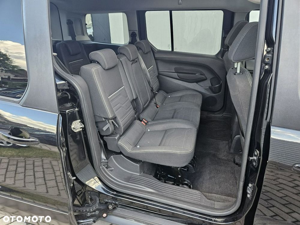 Ford Tourneo Connect Grand - 27
