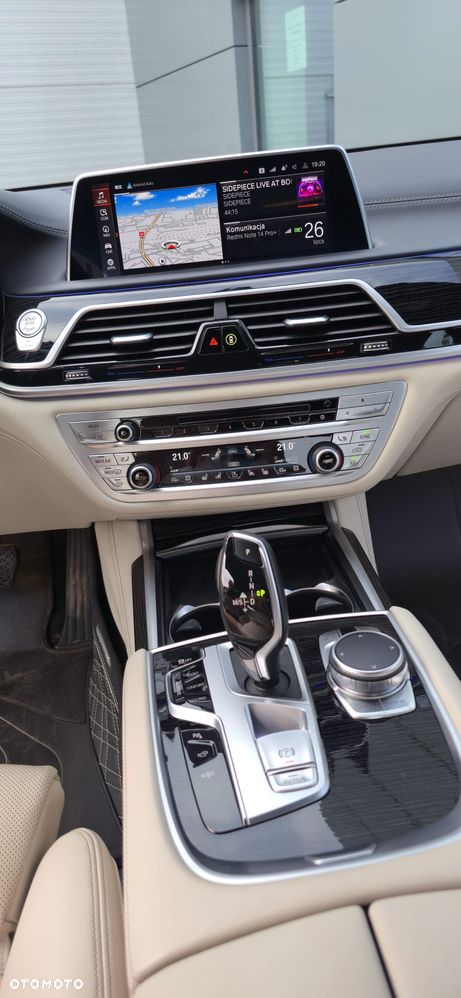 BMW Seria 7 750i xDrive - 10