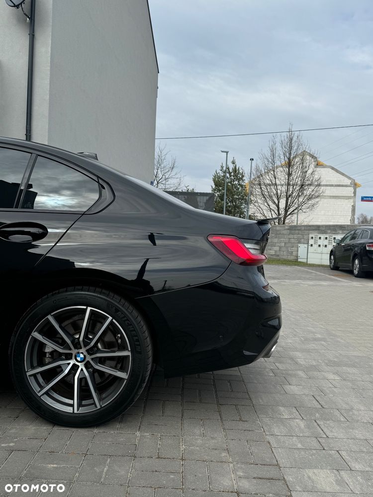 BMW Seria 3 330i xDrive Sport - 14