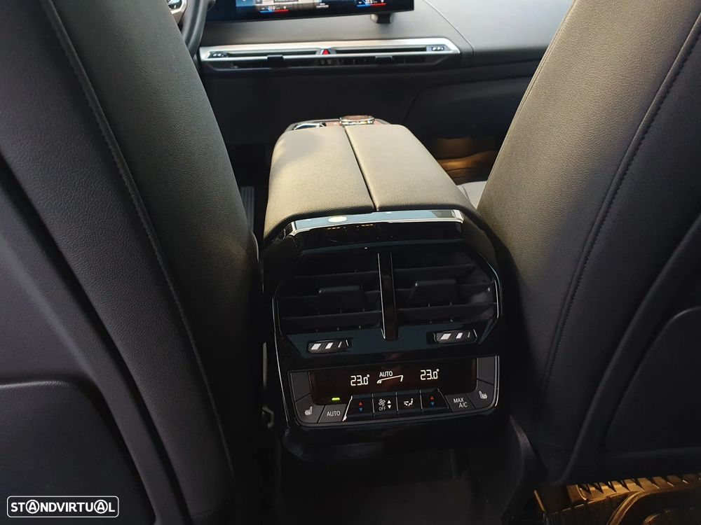 BMW iX xDrive 40 Pack Desportivo - 7
