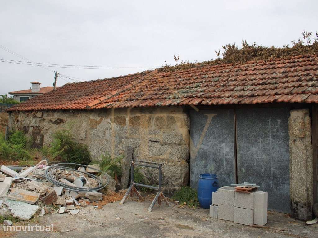 Moradia T4 para Restauro Total em Lordelo, Guimarães - Grande imagem: 4/12