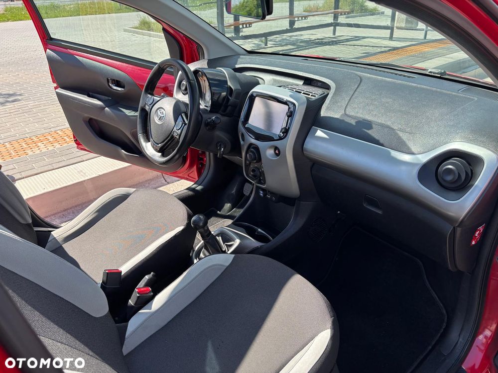 Toyota Aygo x-play - 8