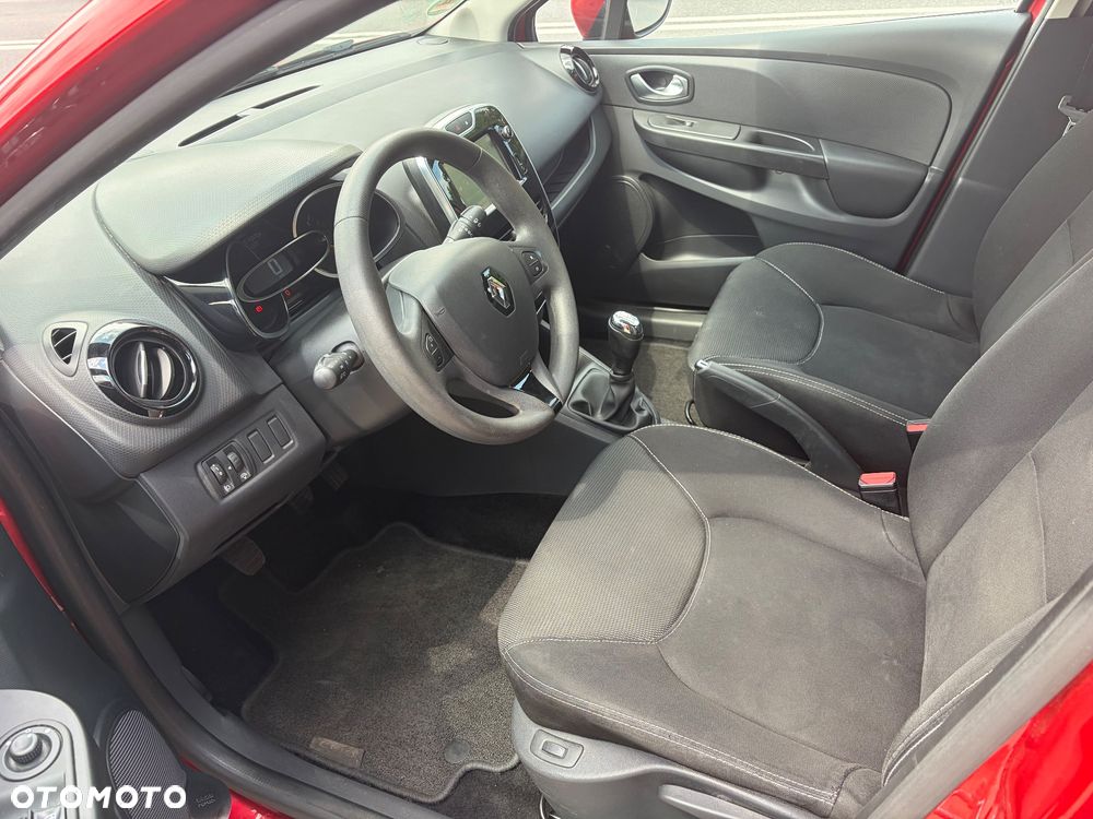 Renault Clio 1.2 16V 75 Life - 10