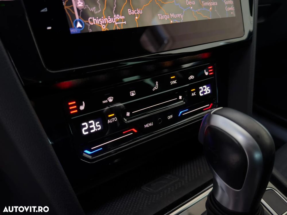 Volkswagen Passat - 36