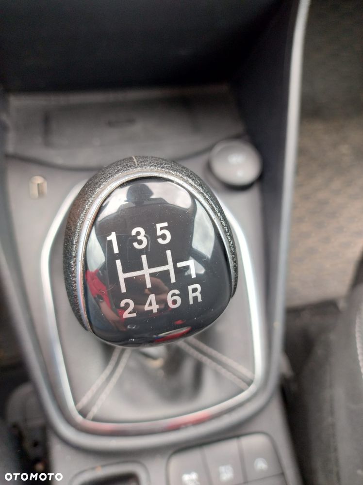 Ford Fiesta 1.0 EcoBoost Hybrid S&S TITANIUM - 28
