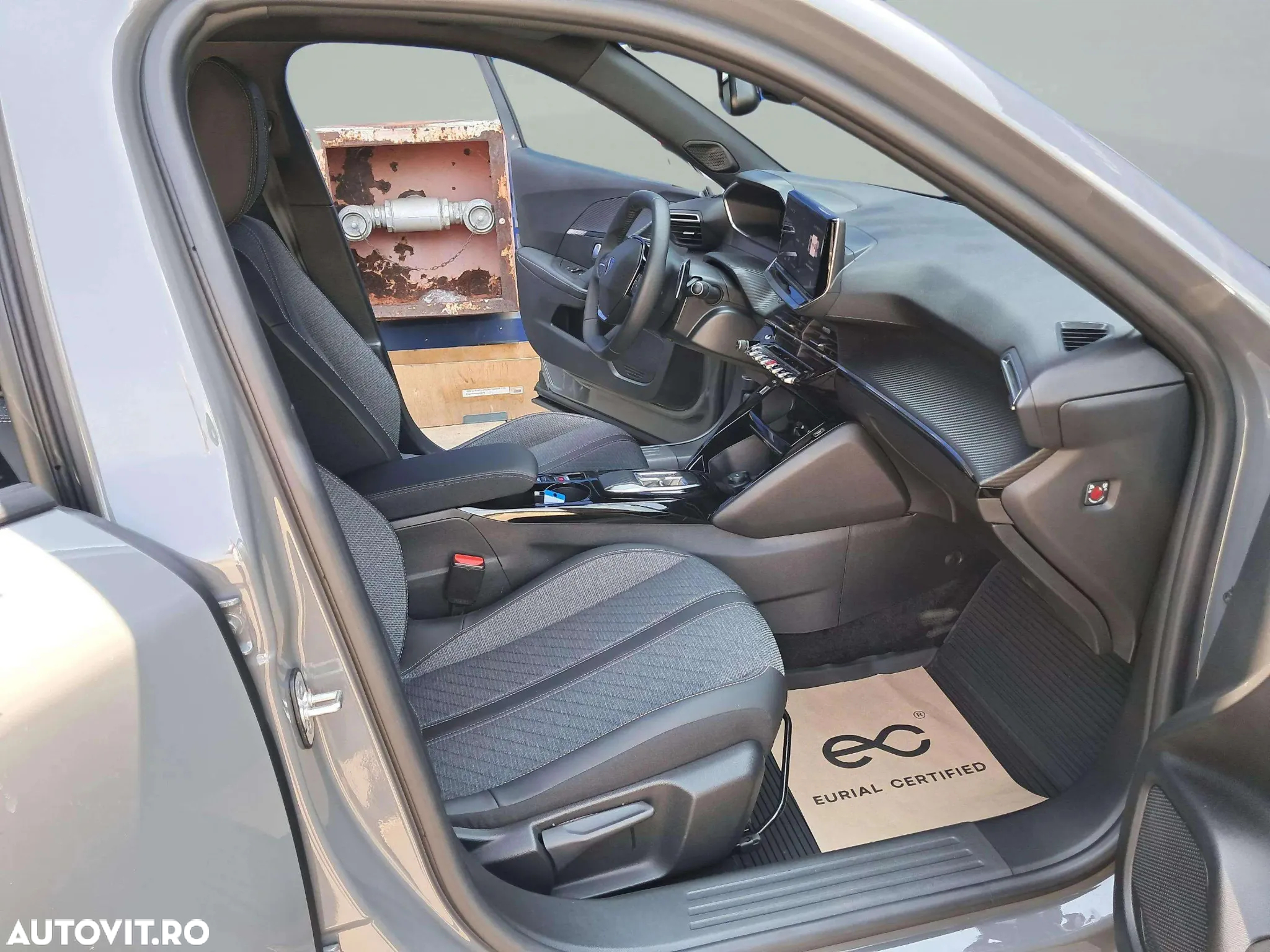Peugeot 2008 1.2 L PureTech STT EAT8 Allure - 8