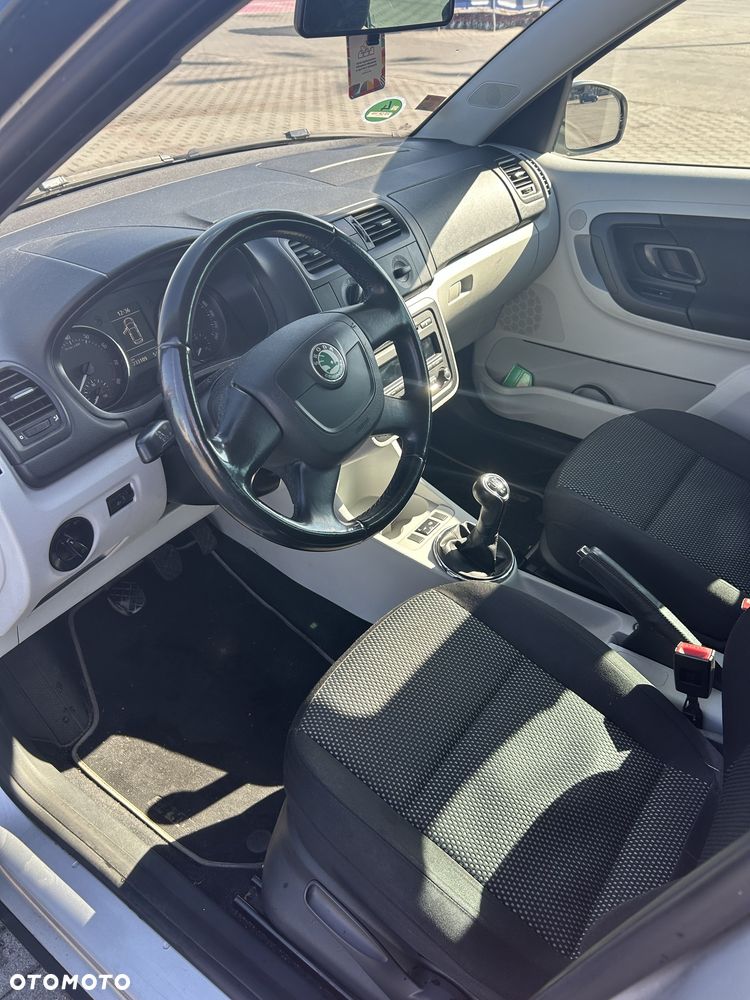 Skoda Roomster 2011 photo 4