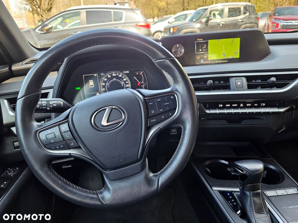Lexus UX - 11