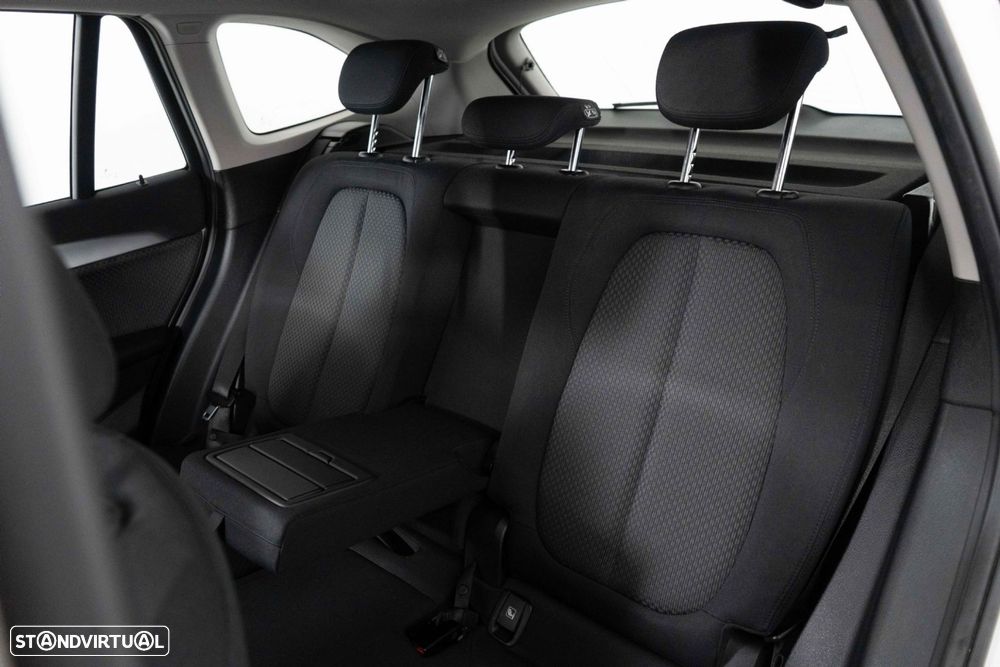 BMW X1 25 e xDrive Corporate Edition - 11