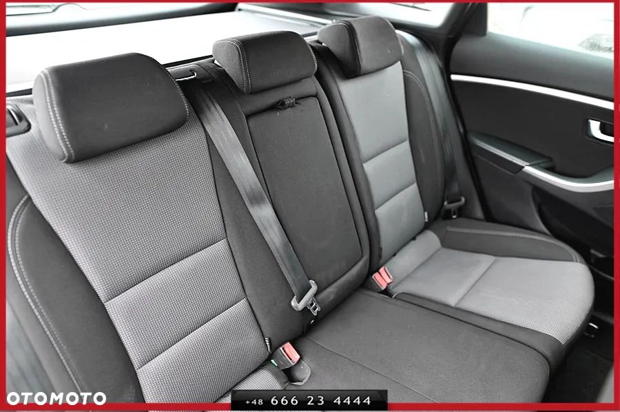 Hyundai i30 blue Kombi 1.6 CRDi DCT Passion - 23