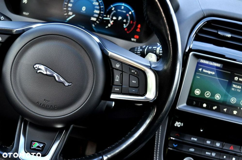 Jaguar F-Pace 2.0 i4D AWD R-Sport - 24