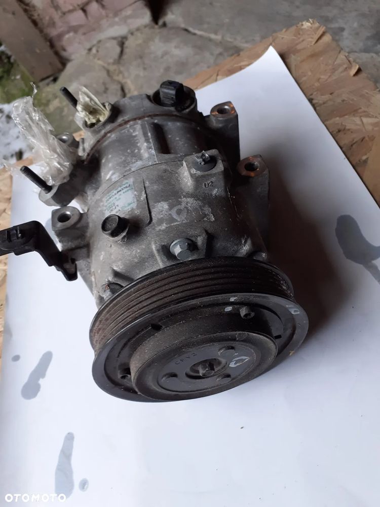 12105 Sprężarka klimatyzacji Hyundai Tucson III 15-20 1.7 CRDI - 2
