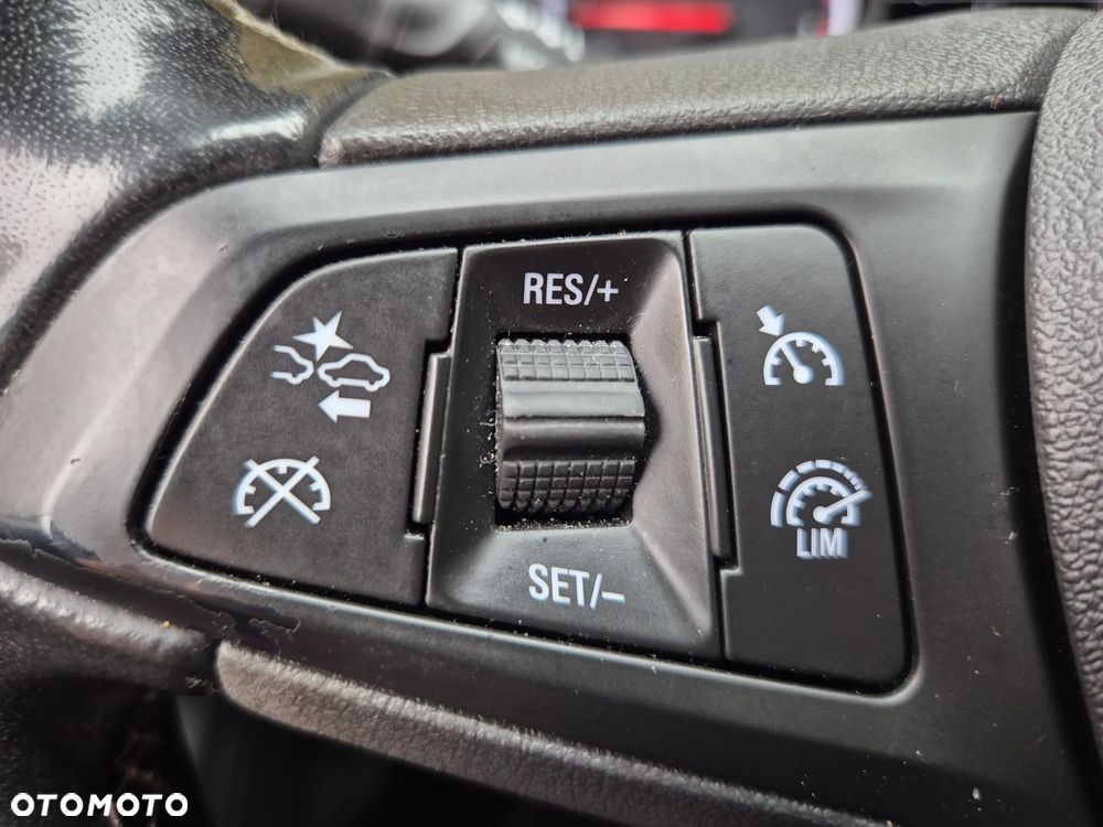 Opel Astra - 35