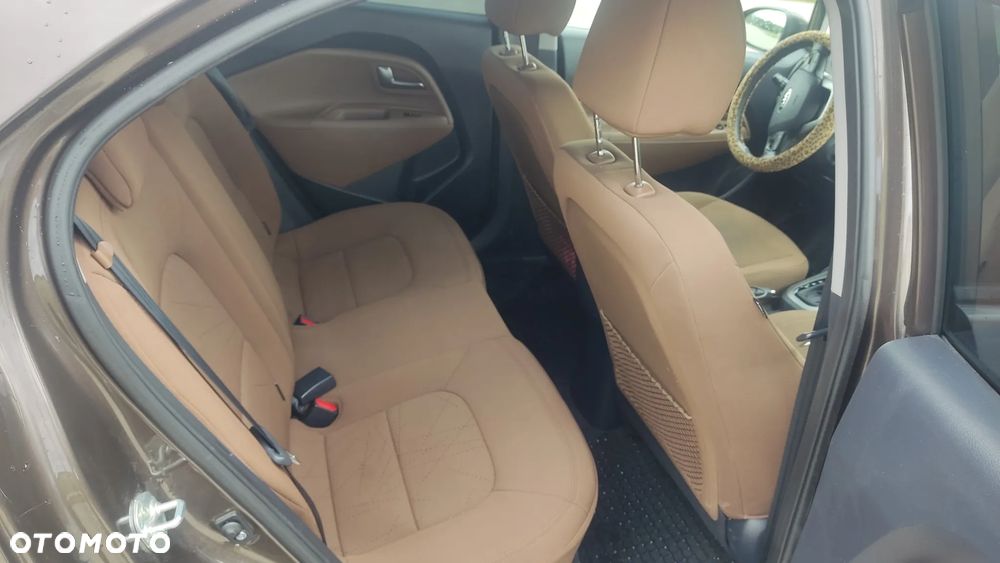 Kia Rio - 5