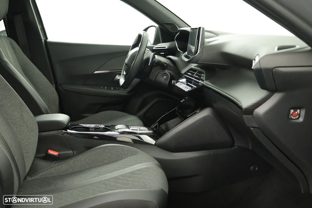 Peugeot 2008 1.2 PureTech Allure EAT8 - 23