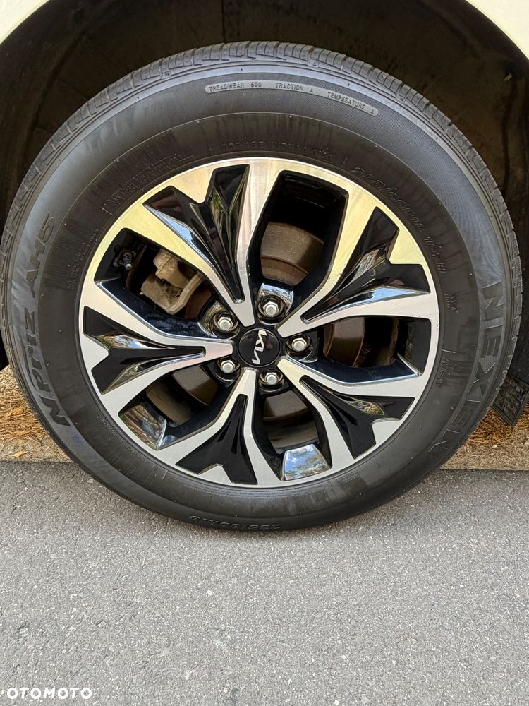 Kia Carnival - 37