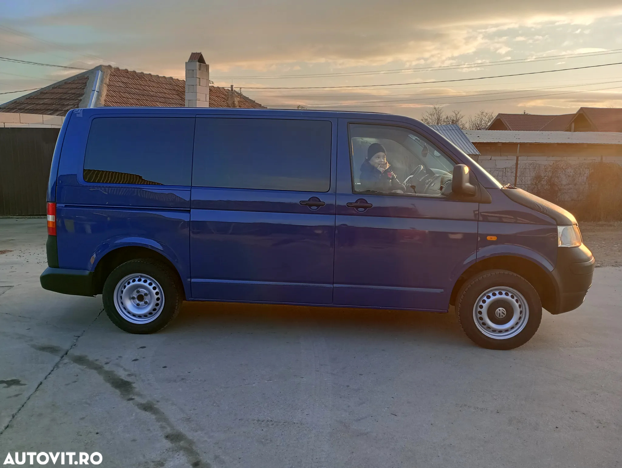 Volkswagen Transporter - 11