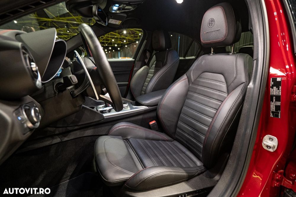 Alfa Romeo Giulia 2.0 Turbo 16V AT8-Q4 Competizione - 30