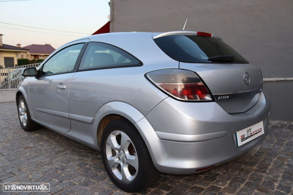 Opel Astra GTC 1.3 CDTi - 27
