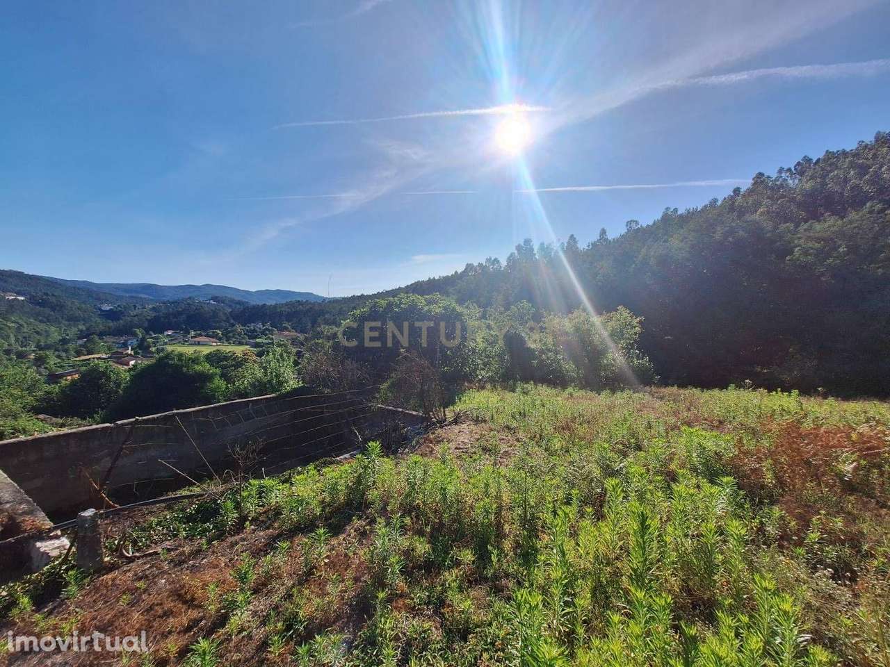 Terreno Urbano em Tropeço com Ruínas para Reconstrução - Grande imagem: 5/7