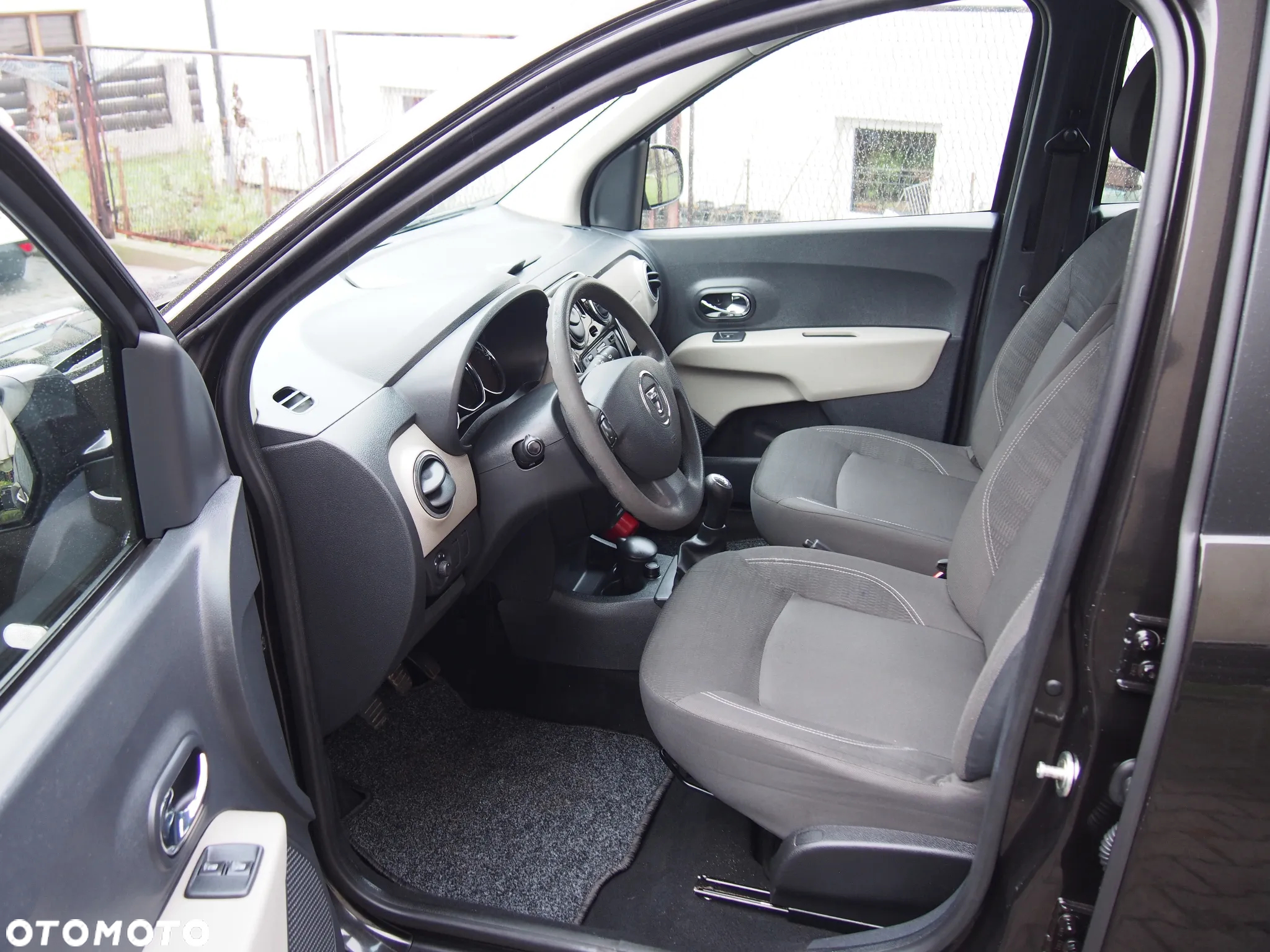 Dacia Lodgy TCe 115 Celebration - 9