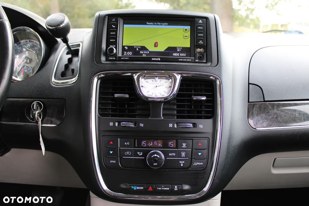 Chrysler Town & Country 3.6 Touring - 19