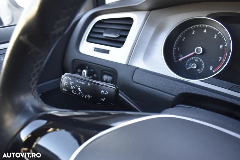 Volkswagen Golf 1.2 TSI BMT Comfortline - 16