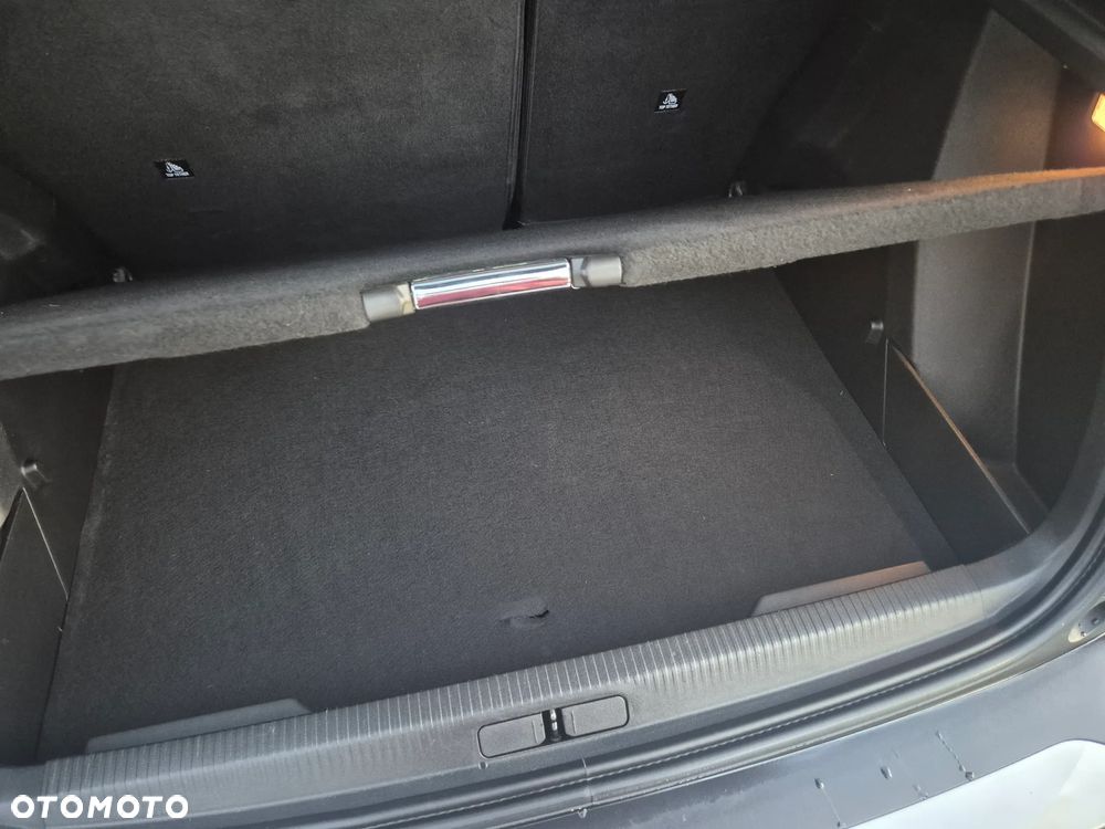 Peugeot 2008 1.2 PureTech Active Pack S&S - 19