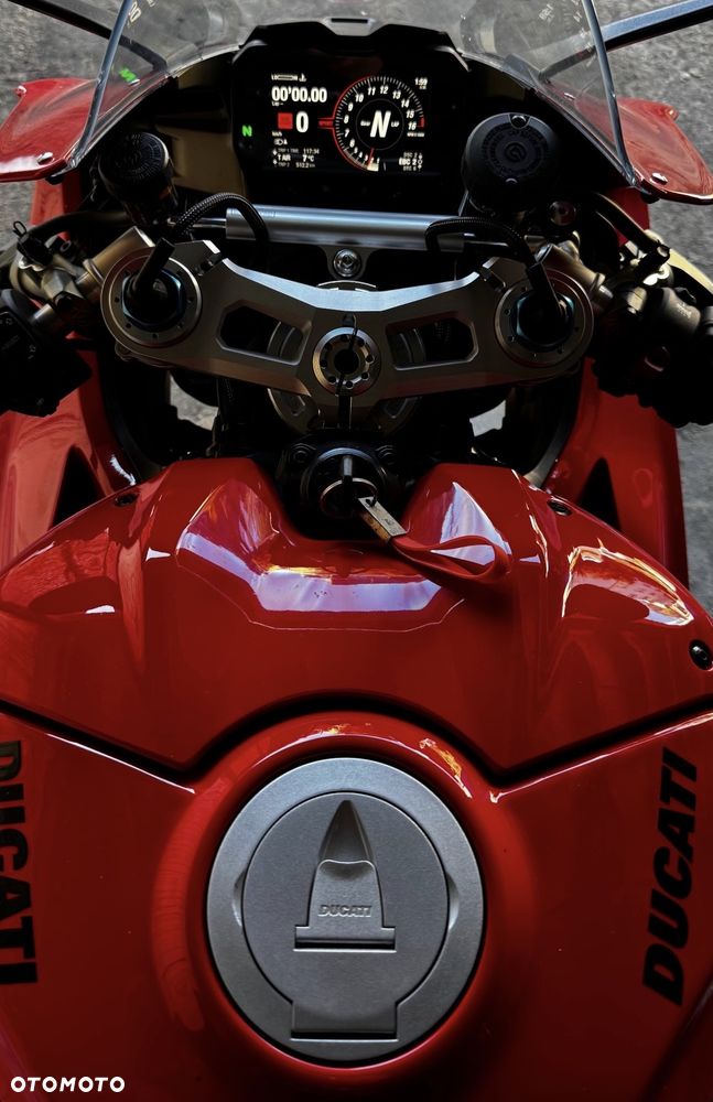 Ducati Panigale V4S - 8