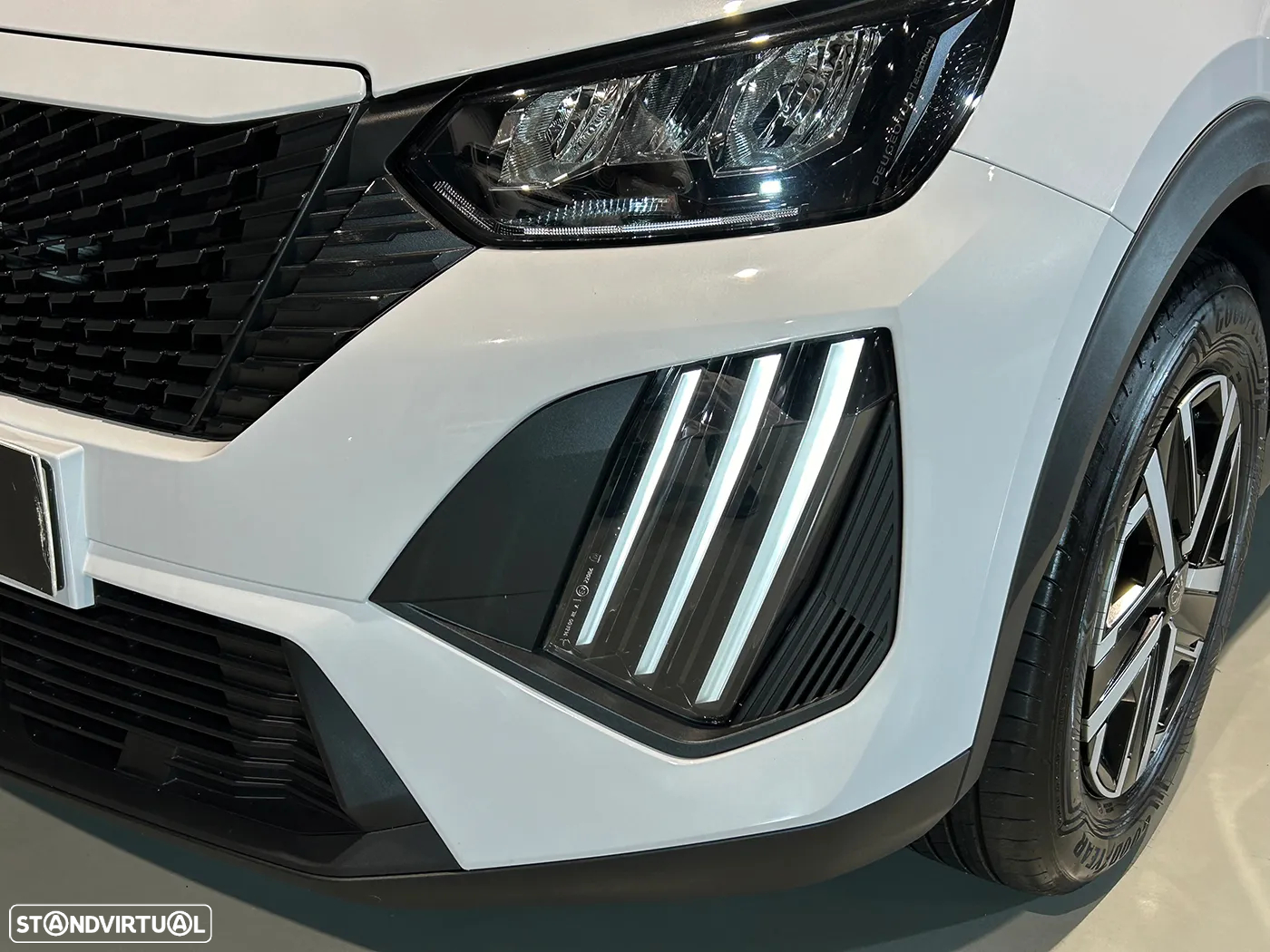Peugeot 2008 1.2 PureTech Active - 12