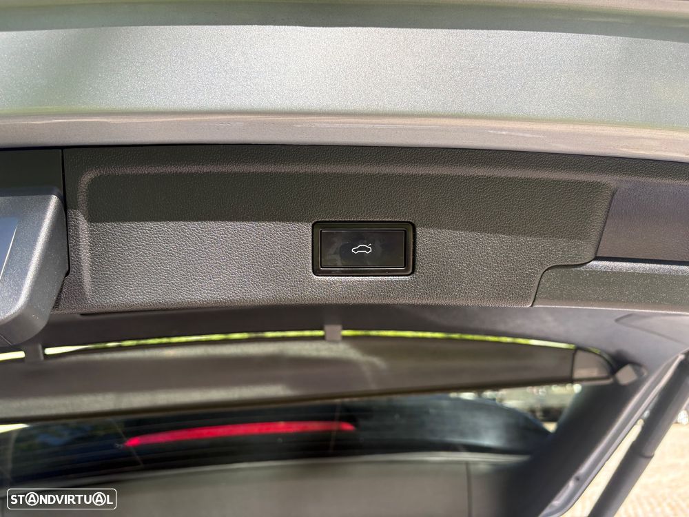 VW Touareg 3.0 TDI V6 Elegance Plus - 41