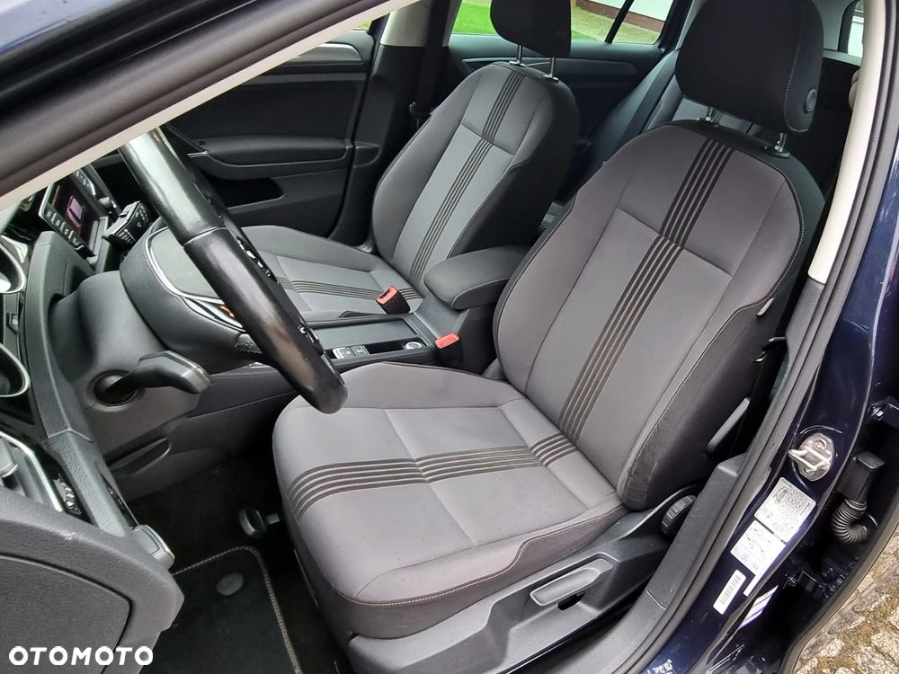 Volkswagen Golf - 16