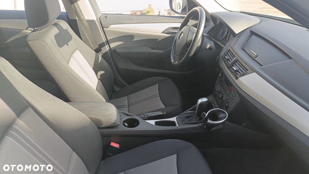 BMW X1 sDrive18i - 12