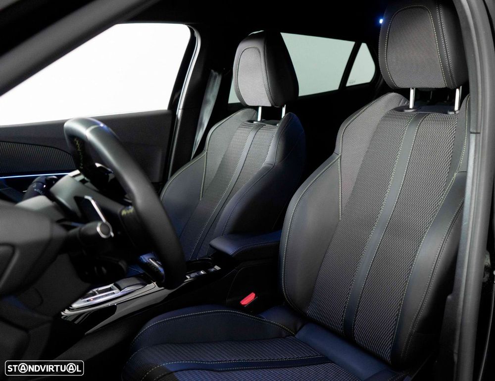 Peugeot 2008 1.2 PureTech GT EAT8 - 10