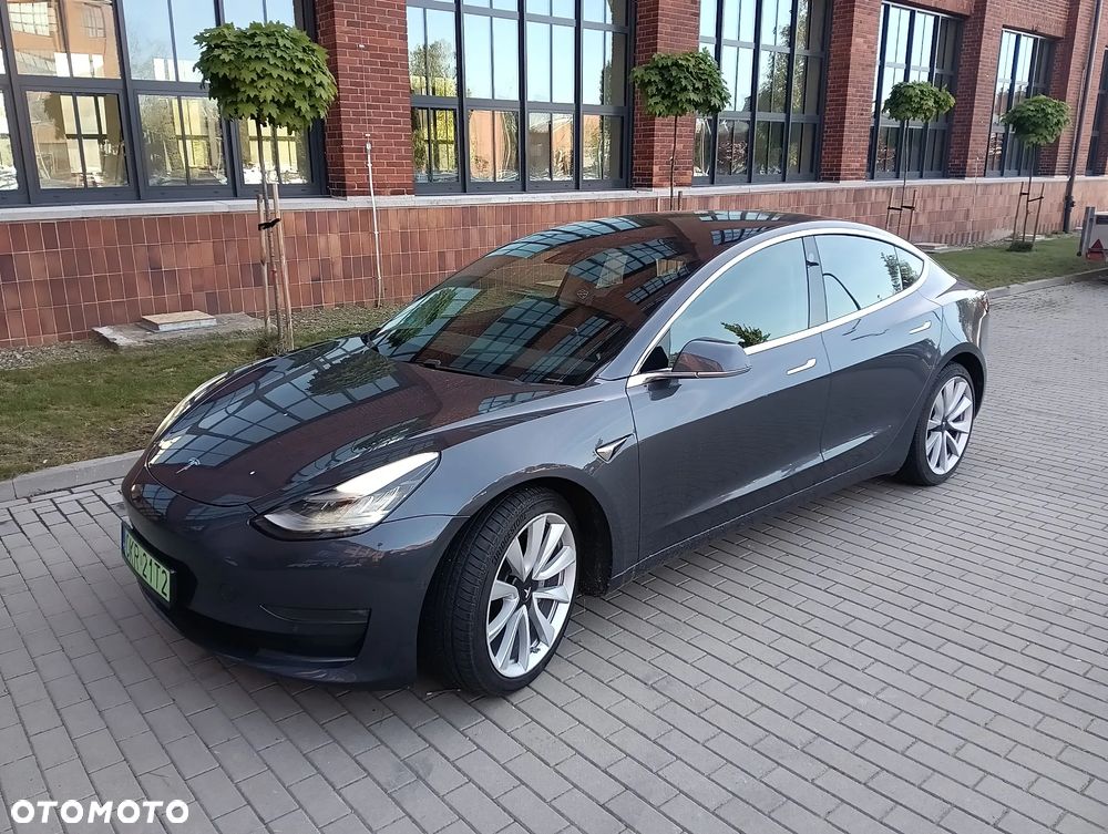 Tesla Model 3 - 2